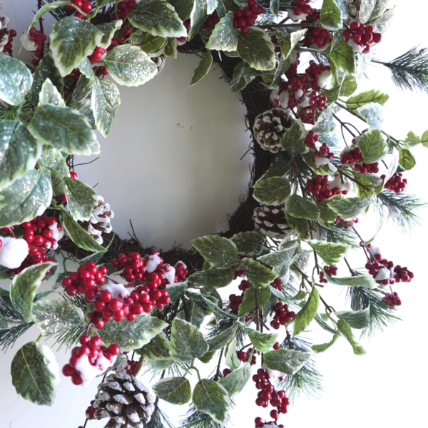 WF000240003-3 Snowy Pinecone and Berry Artificial Wreath,Christmas Wreath for Wall,Winter Wreath for Door