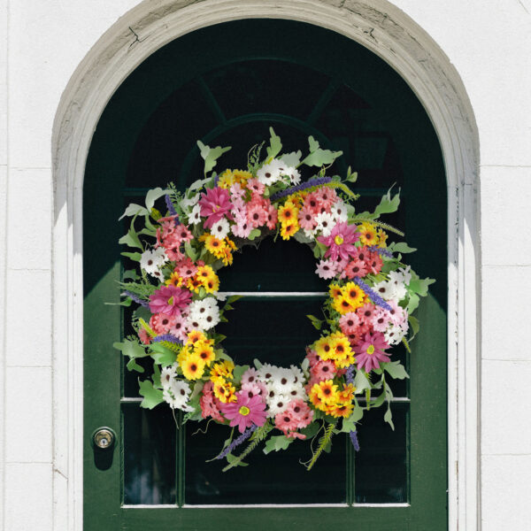 WF000240024-2 Artificial Daisy Spring Wreath – Colorful Wildflower Wreath for Front Door