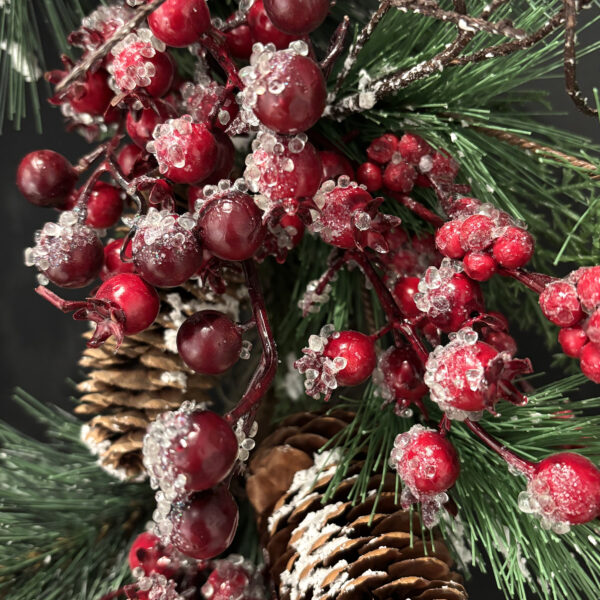 WF000240048-2 Artificial Pine Needle Christmas Wreath with Frosted Red Berries & Pinecones