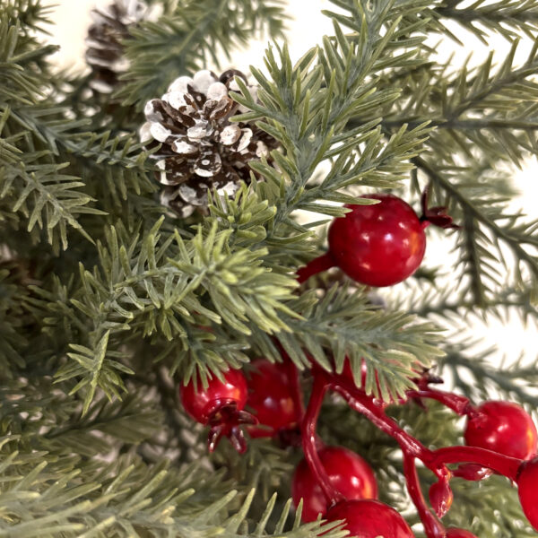 Artificial Cedar Berry & Pinecone Christmas Wreath